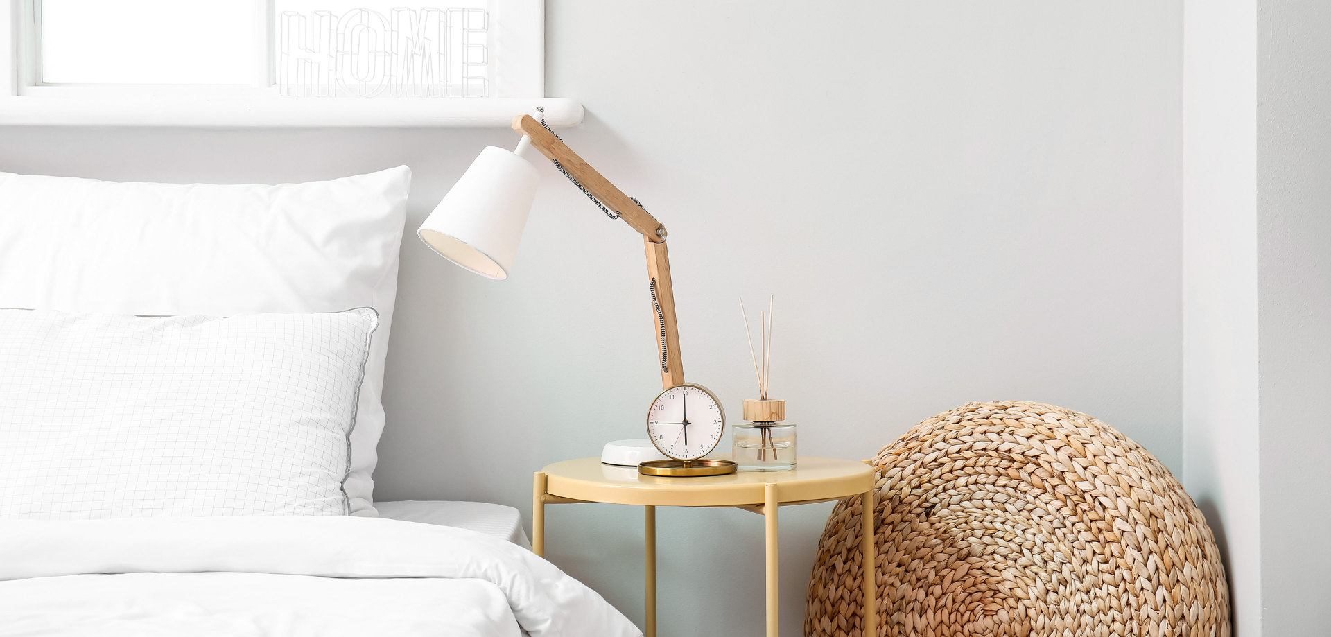 Quelle différence entre une lampe de table et une lampe de chevet ?